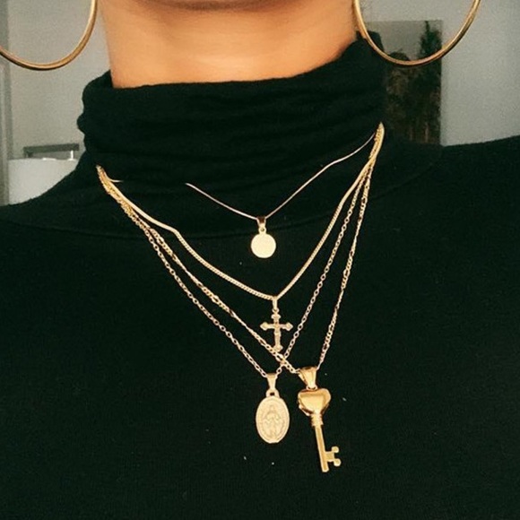 Brand new layered necklace - Picture 1 of 2